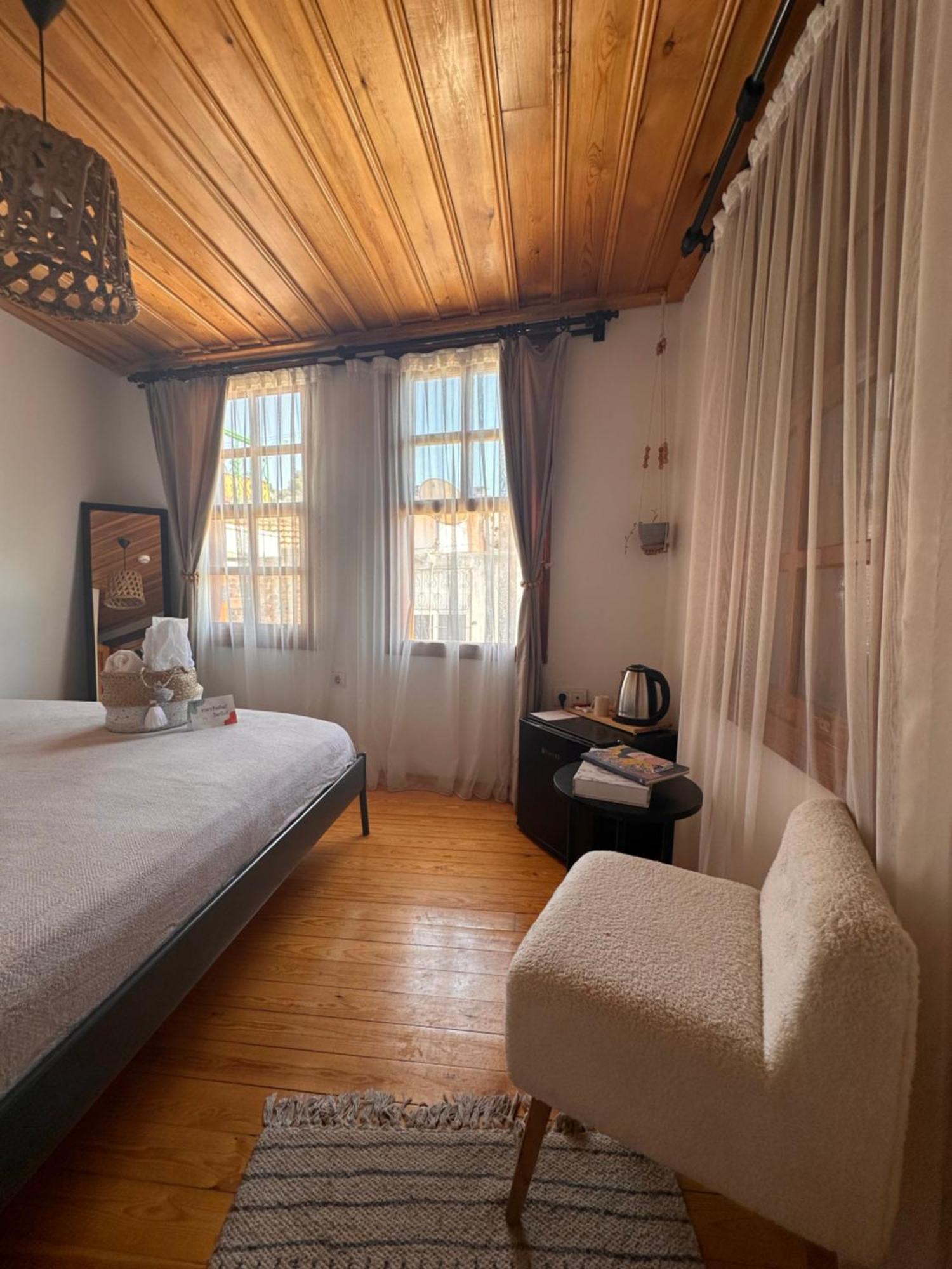 Hanole Guest House Ayvalı Eksteriør bilde